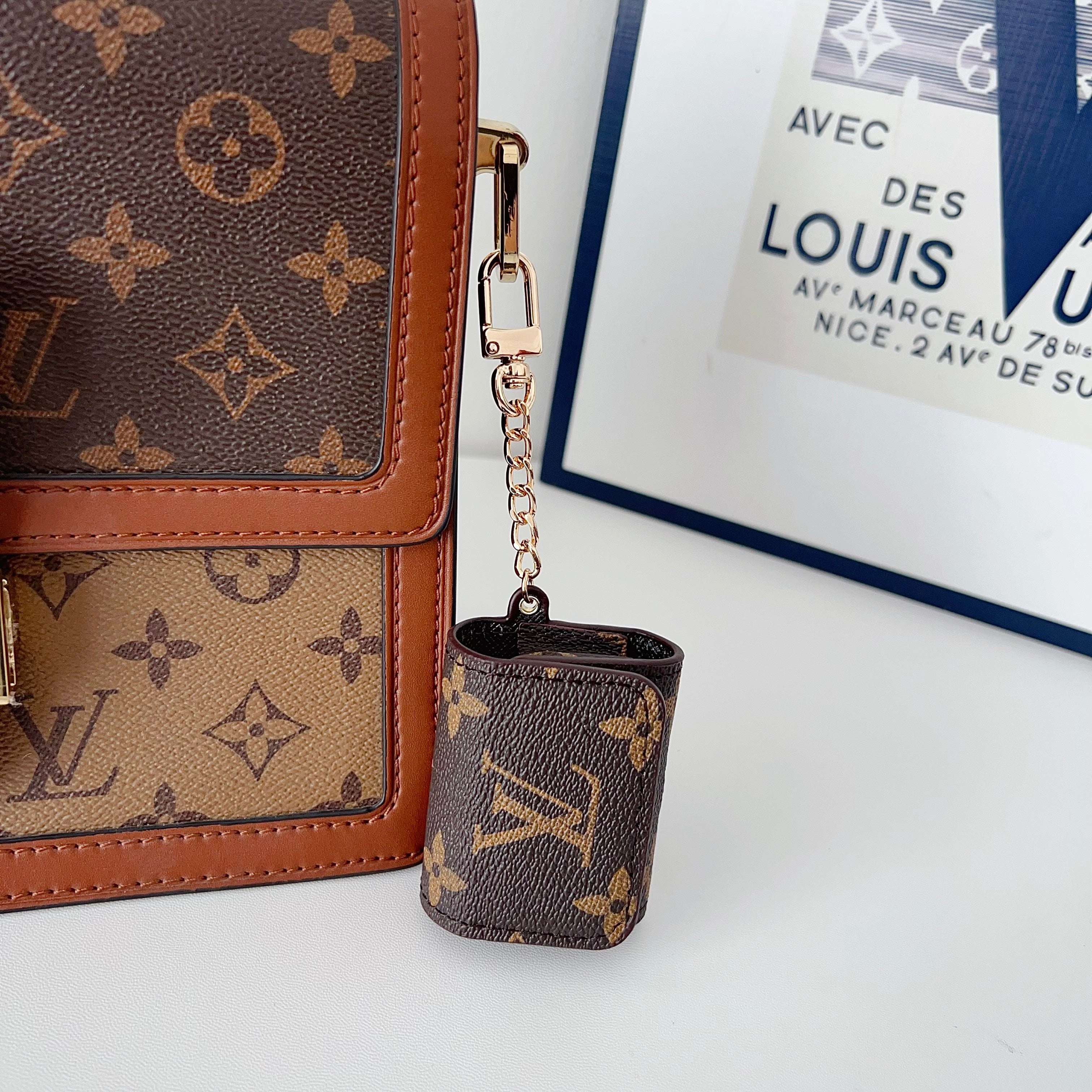 Classic Leather Monogram AirPods Cases Big Printing-CYLV116