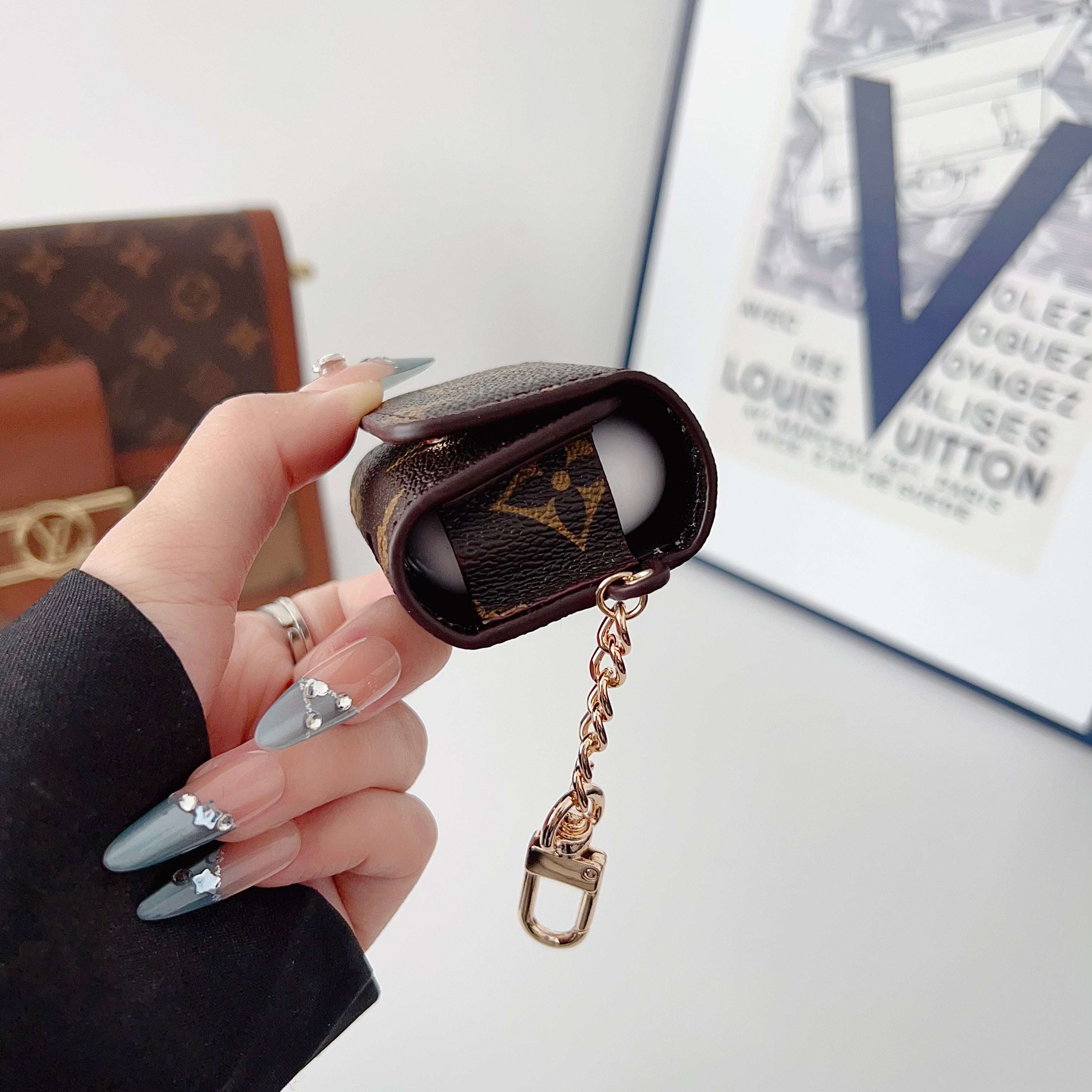 Classic Leather Monogram AirPods Cases Big Printing-CYLV116