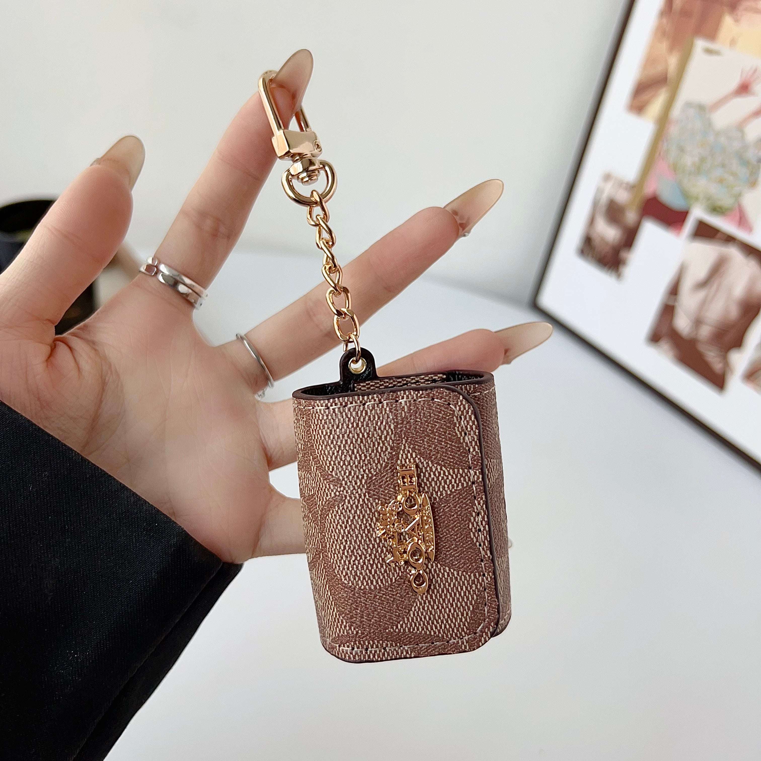Leatherr CH AirPods Cases Coffee-CYCH121