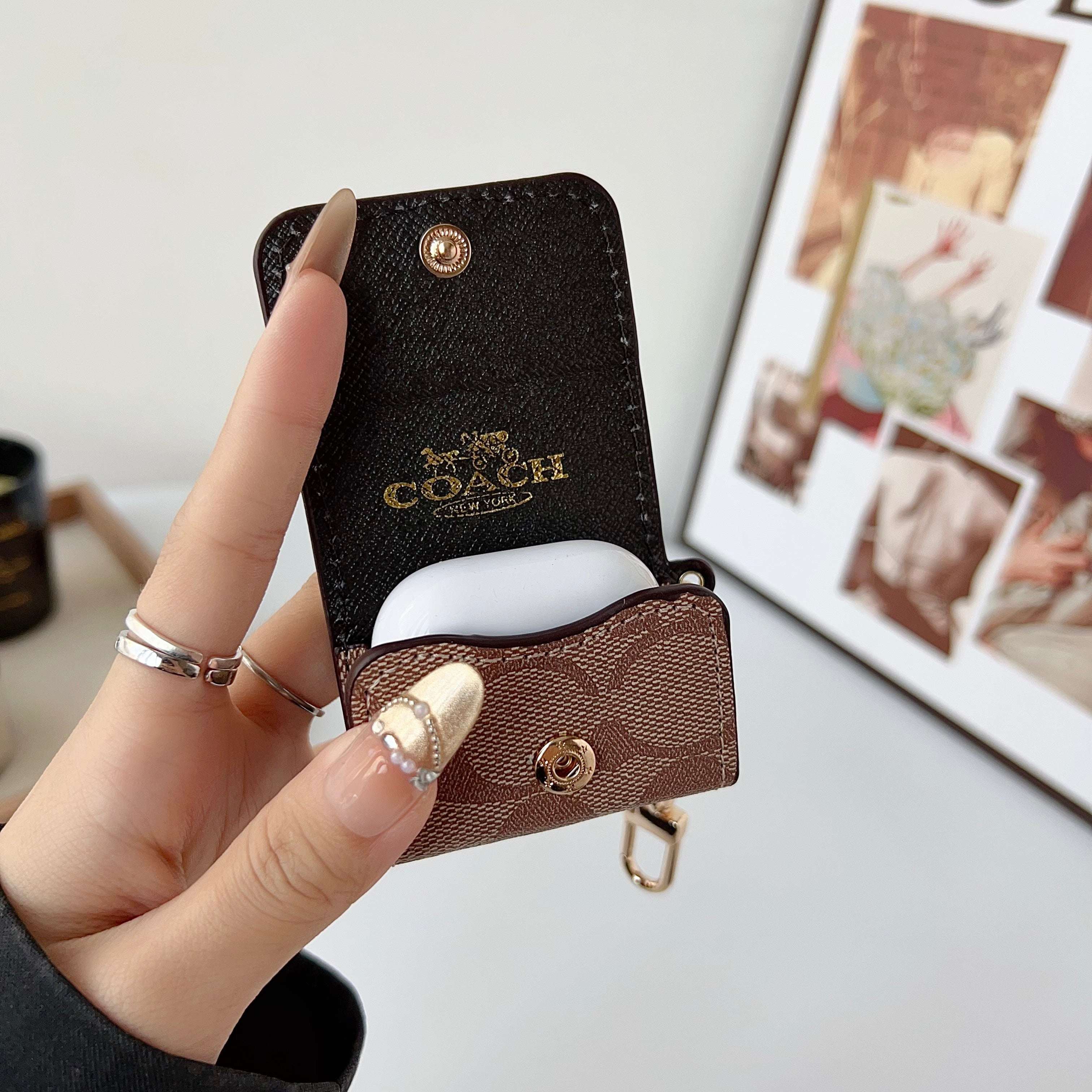 Leatherr CH AirPods Cases Coffee-CYCH121