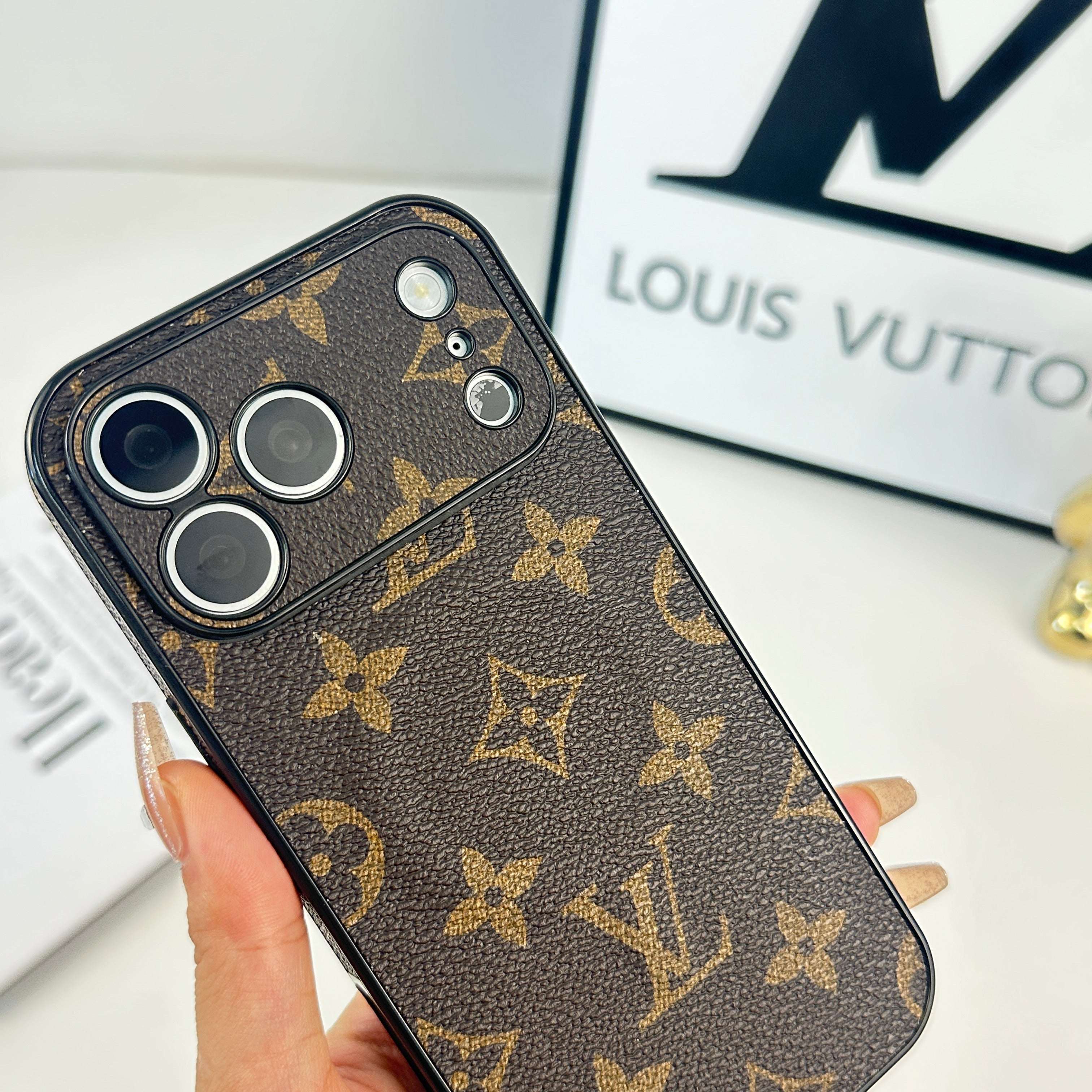 Classic Leather Monogram Magnetic iPhone Case（Compatible With Magsafe）For iPhone 17 Series-CYLV034