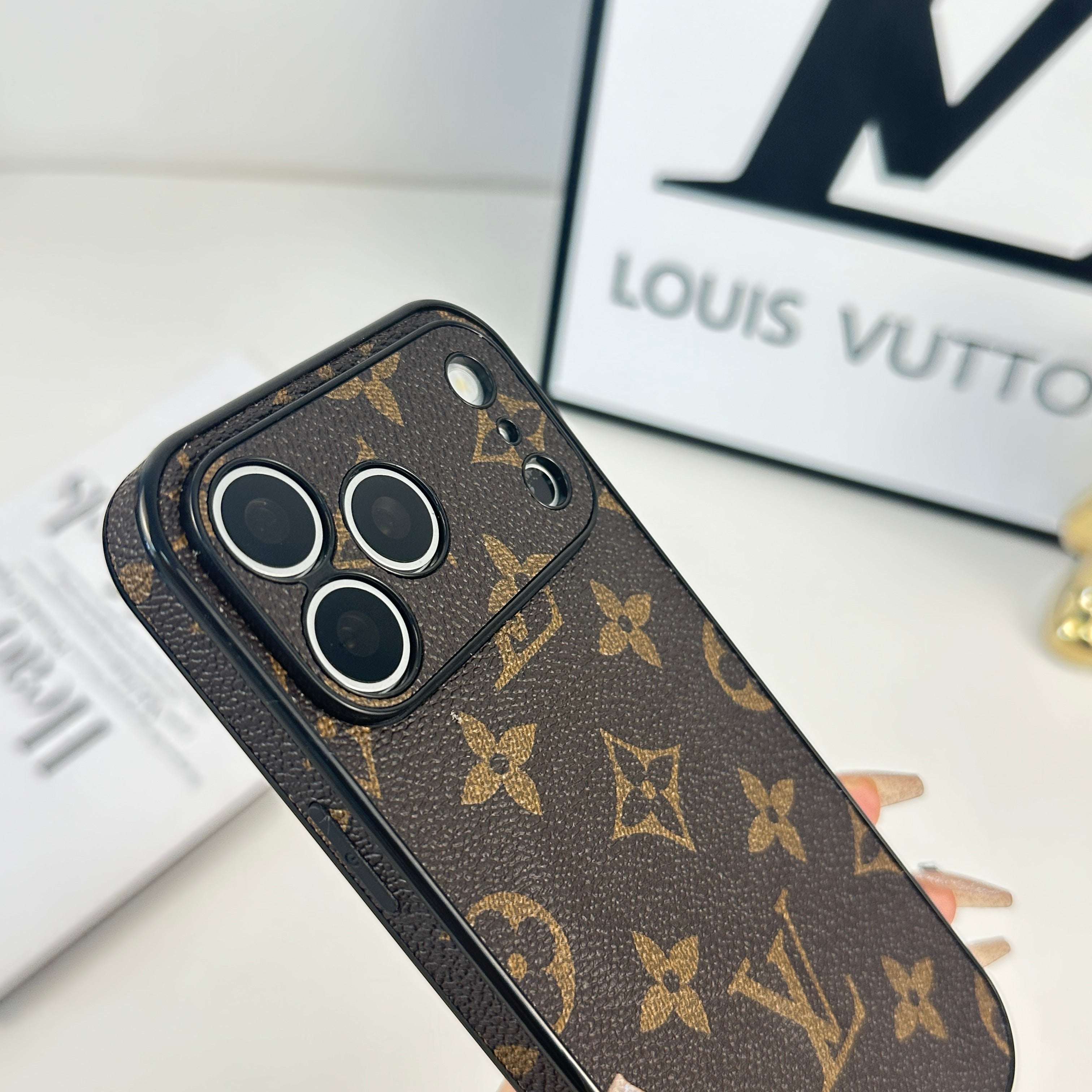Classic Leather Monogram Magnetic iPhone Case（Compatible With Magsafe）For iPhone 17 Series-CYLV034
