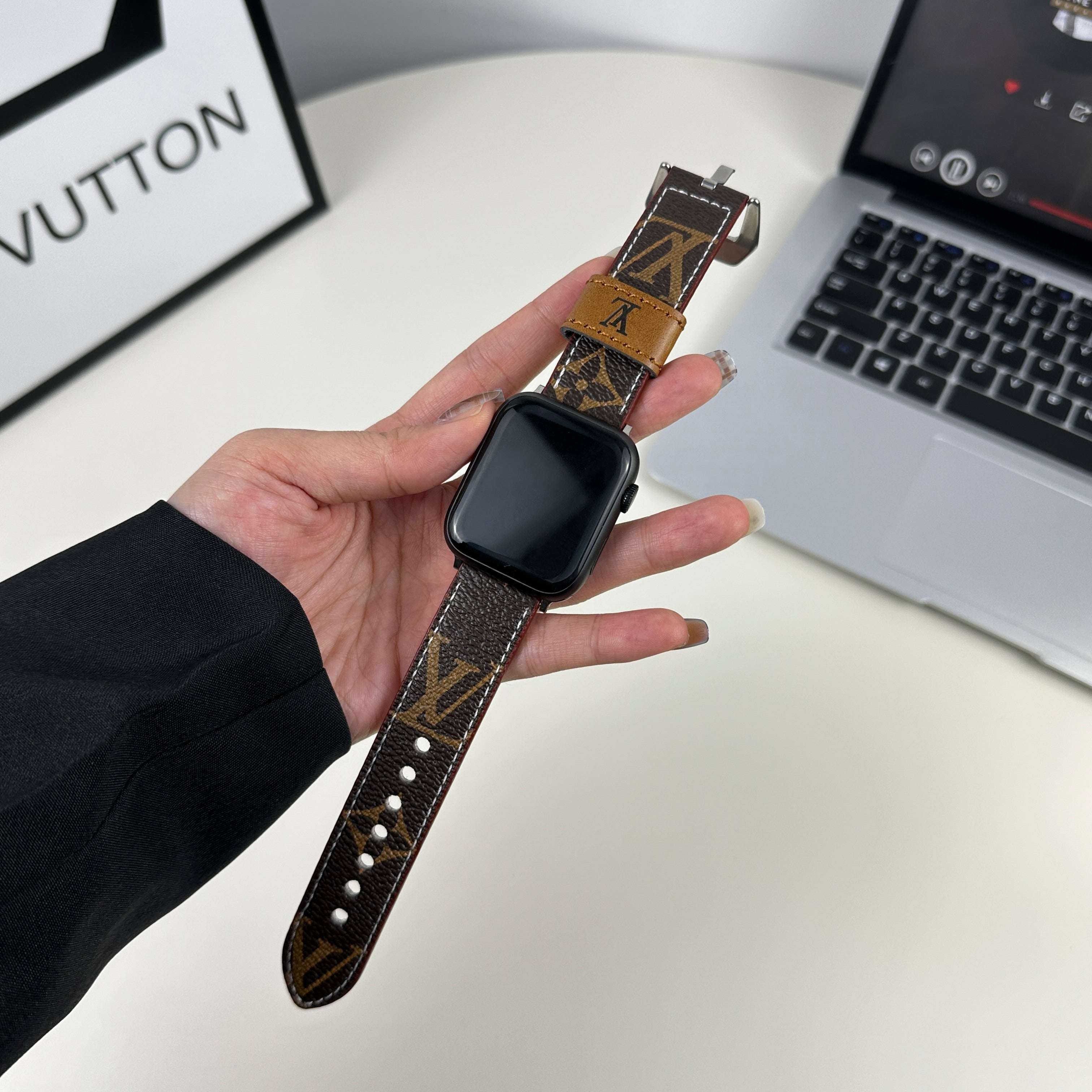 Luxury Leather Monogram Apple Watch Band Big Printing-CYLV014